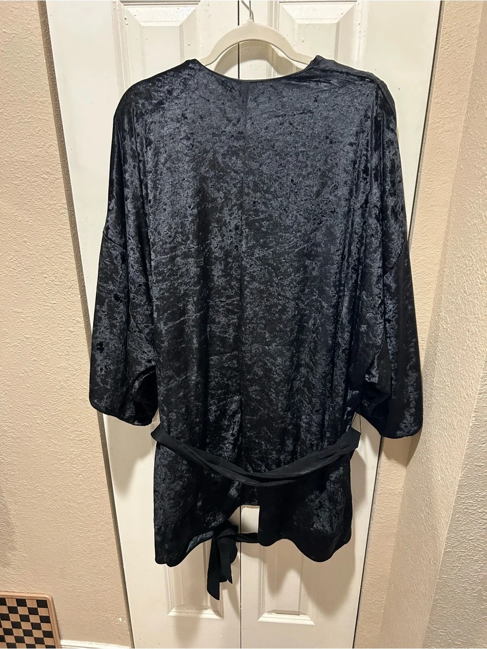 Free People Intimately Right About This Solid Black Velvet Kimono Robe,Large